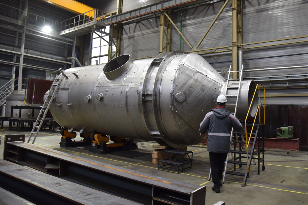 NPO Passat vertical vacuum crystallizer2.JPG